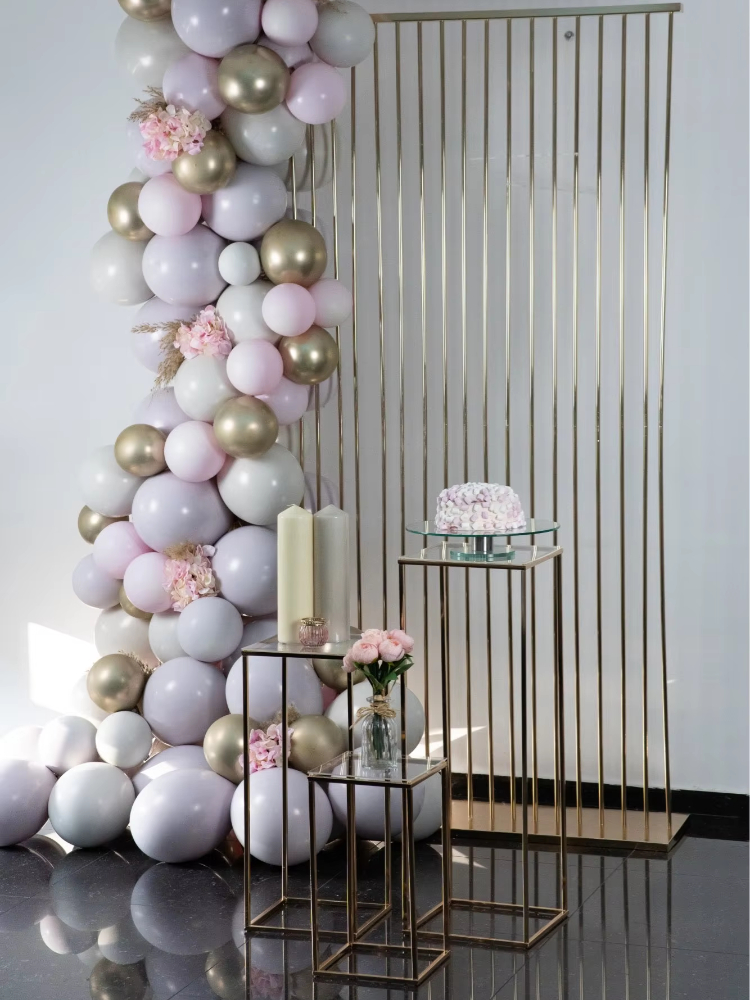 Shiny Gold Metal Frame Flower  - Dessert Table Backdrop のレビューと価格